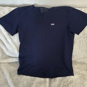 Figs Men’s Chisec Scrub Top - Medium Navy Blue